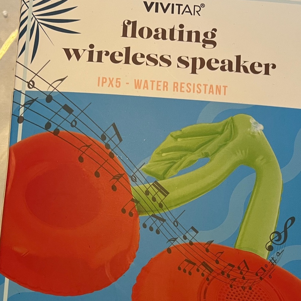New in the box Vivitar Wireless floating water resistant speaker